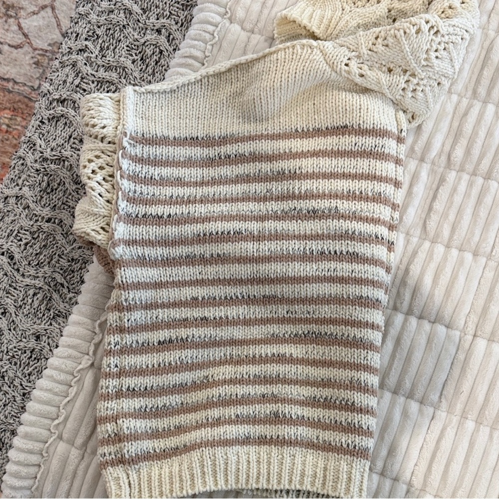 POL Gray and Cream Knit Sweater with Blue Accents - Picture 9 of 9